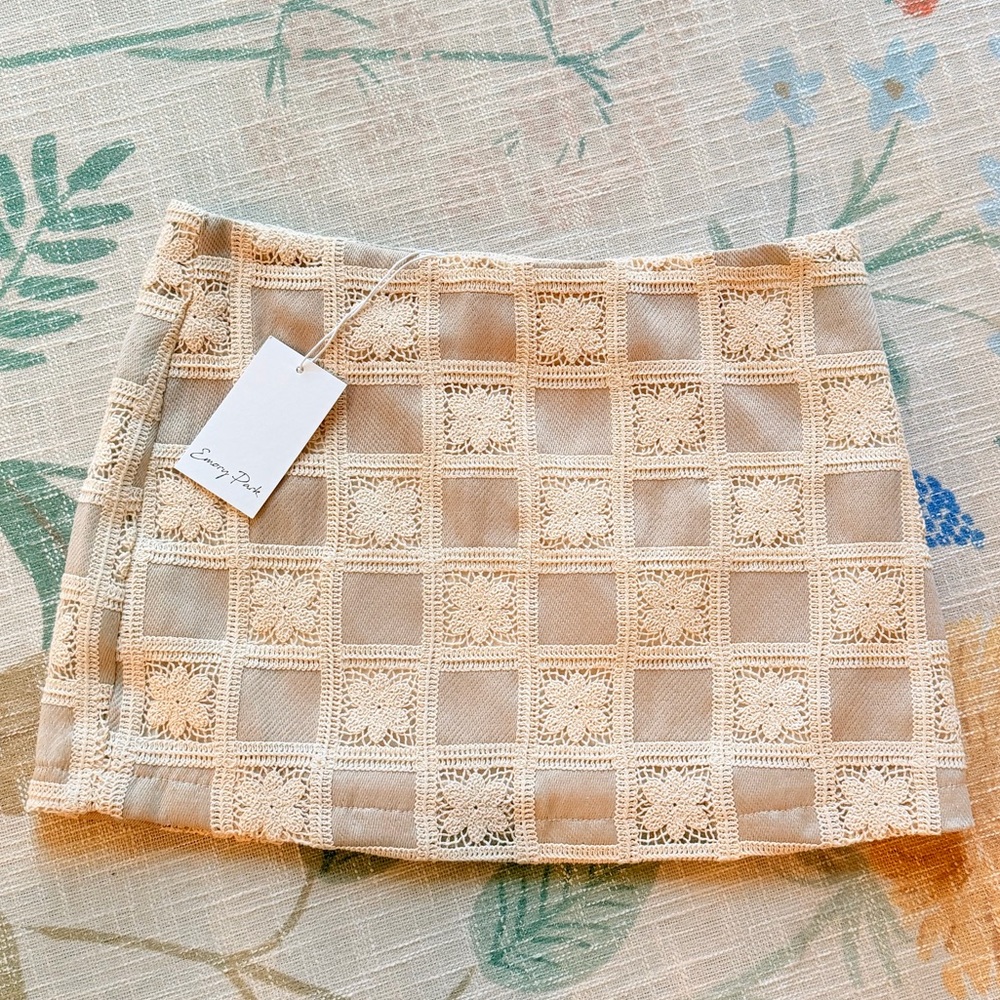 Emory Park Neutral Lace Grid Mini Skirt NWT